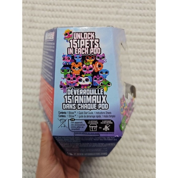 Bitzee Interactive Toy Digital Pet and Case with 15 Animals Inside New - Picture 5 of 7